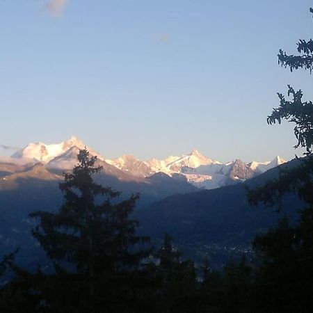 La Casetta Di Crans Bagian luar foto